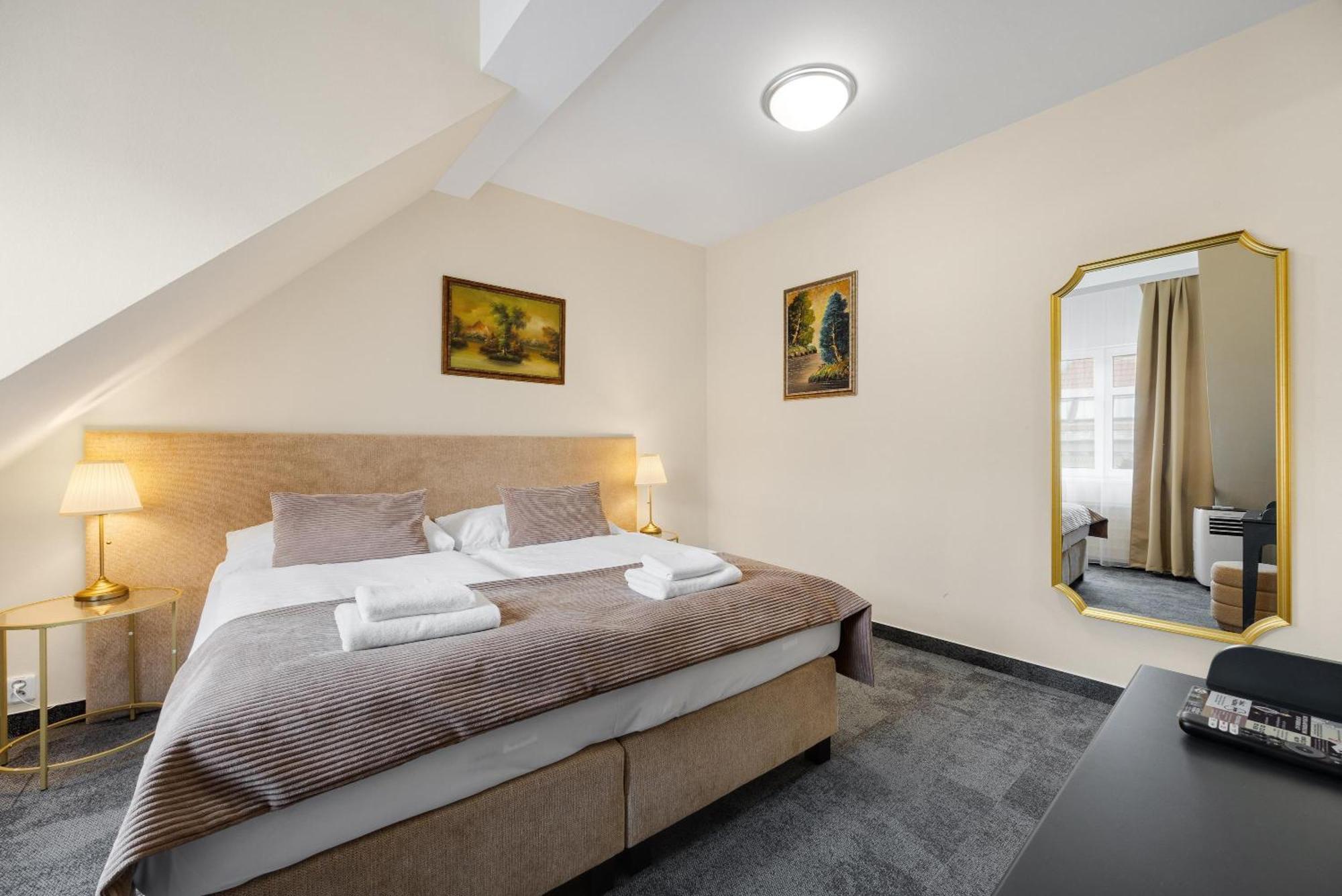 Hotel Reverie - Dependance, Check-In At Metropolitan Star Bratislava Dış mekan fotoğraf