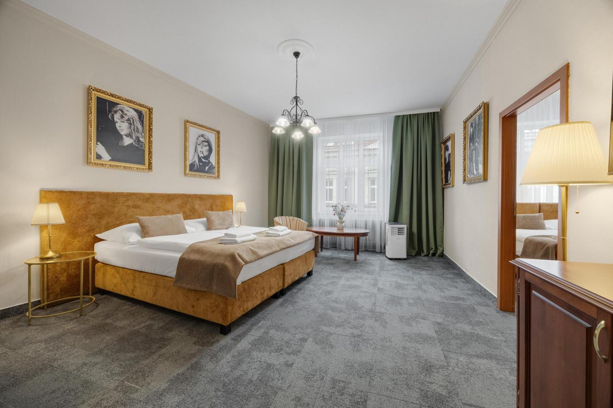Hotel Reverie - Dependance, Check-In At Metropolitan Star Bratislava Dış mekan fotoğraf